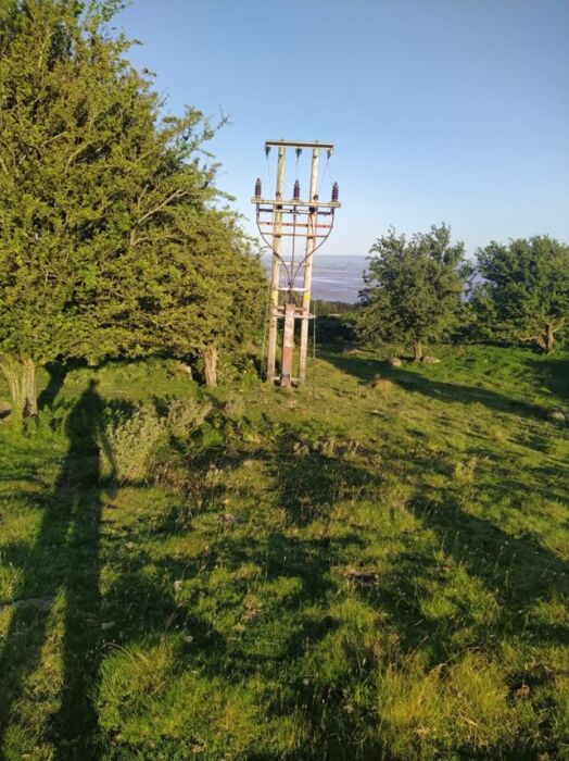 Pylon - power lines not shown on maps